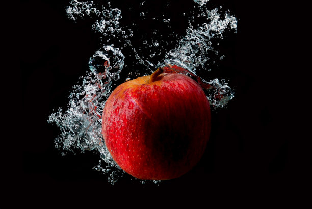 苹果在水中图片下载