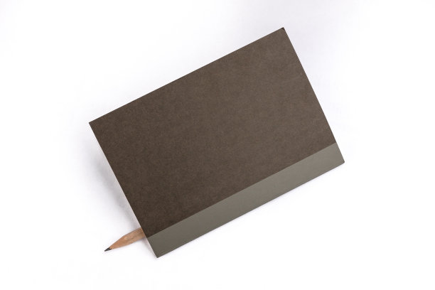 带木铅笔的经典小笔记本图片下载