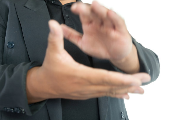 穿着西装的人在拍手图片下载