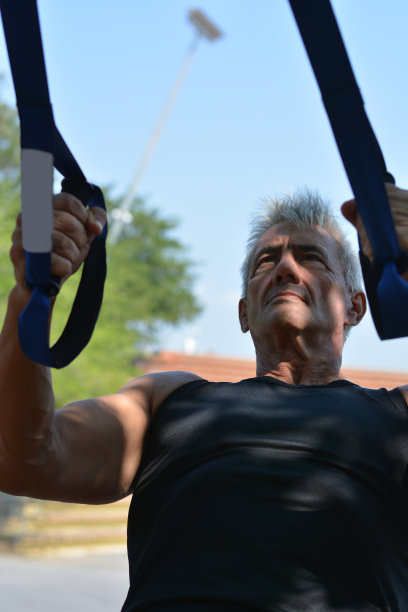 老年人接受训练图片下载