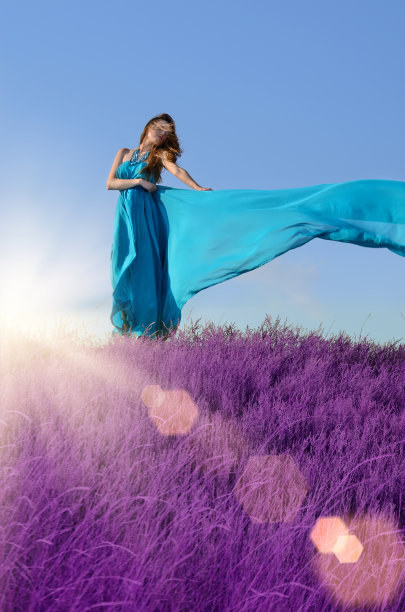 年轻漂亮的女人图片下载