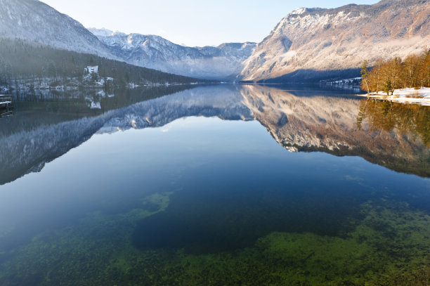 冬天的反射图片下载
