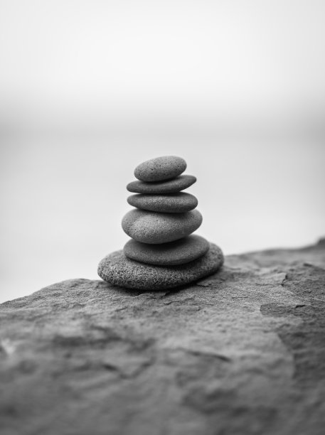 一堆禅宗石。图片下载