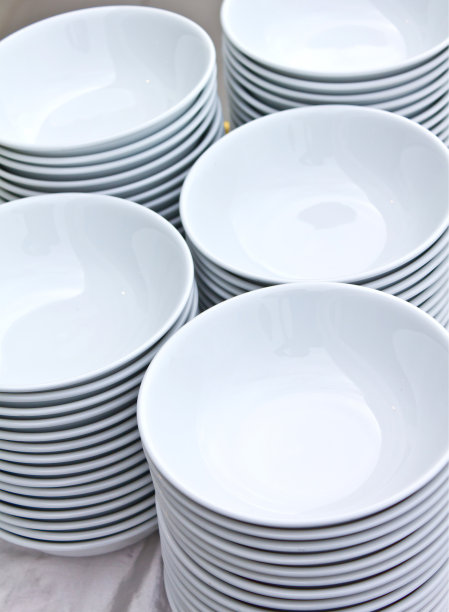 白色的陶瓷碗图片下载