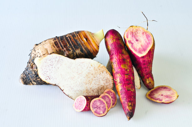 芋和甘薯孤立在白色图片下载