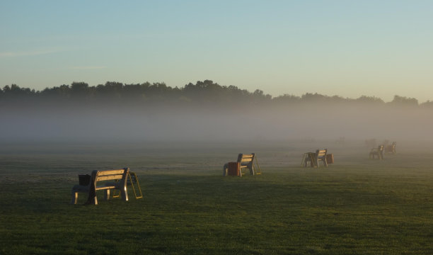 练习场长椅图片下载