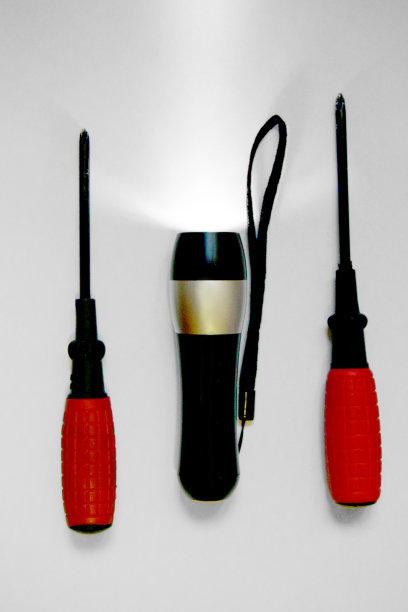 螺丝刀和手电筒图片下载