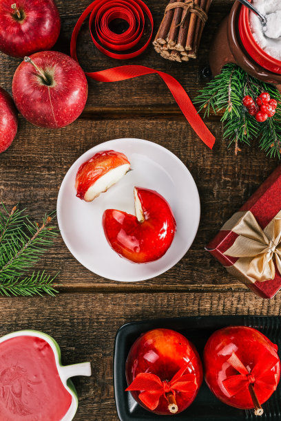 圣诞桌上的糖果苹果图片下载