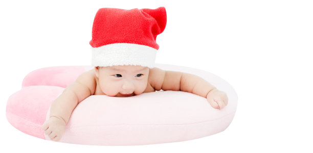 可爱的小女孩和圣诞老人服装的肖像图片下载