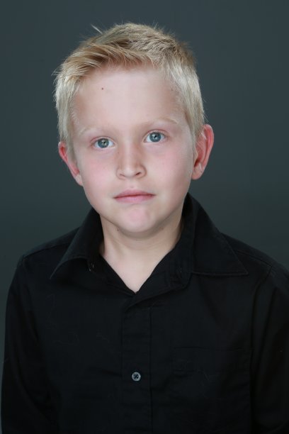 年轻人图片下载