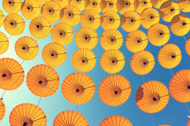 伞的天空背景图片下载