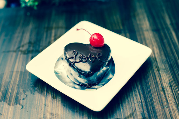 巧克力蛋糕。图片下载