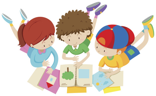 孩子们在小组阅读和讨论素材图片