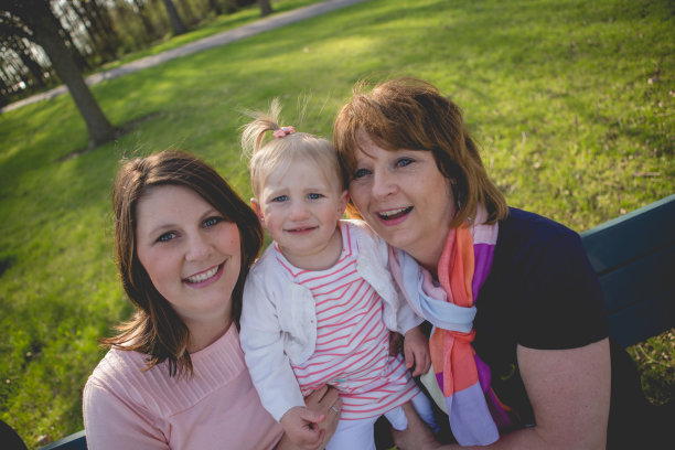 母亲、女儿和孙女图片下载