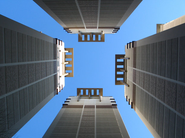 从下面4个公寓图片下载