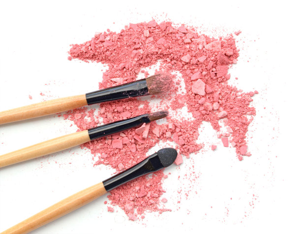 化妆品粉饼用刷子隔离白色图片下载