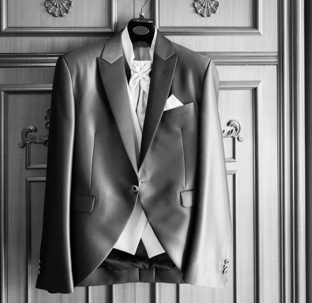 小花在礼服图片下载