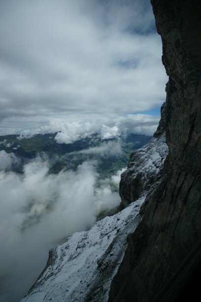 火车慢慢的图片下载