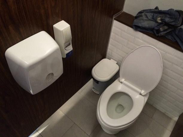 购物中心的公共浴室图片下载