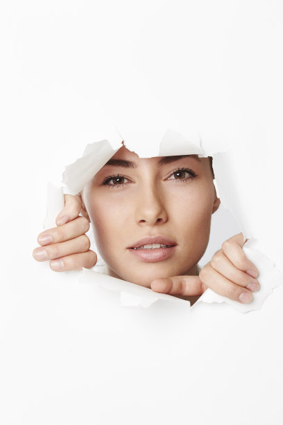 从破纸里看出来的漂亮女人，肖像图片下载