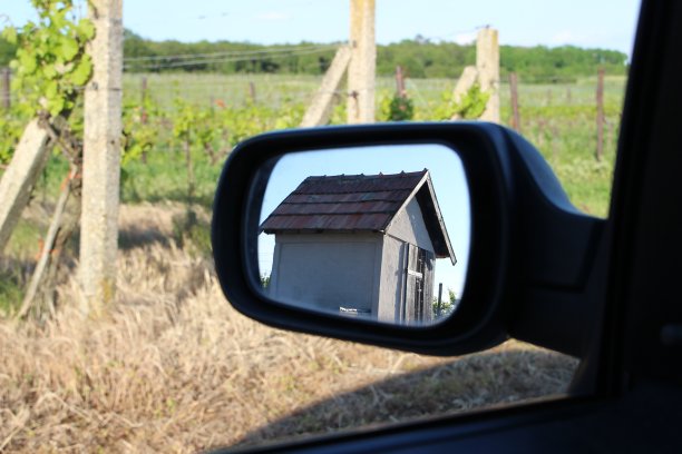 侧视镜内小屋图片下载