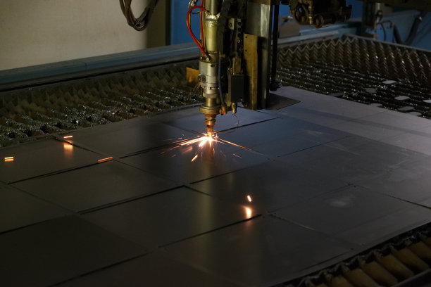 焊机连接方形金属零件图片下载