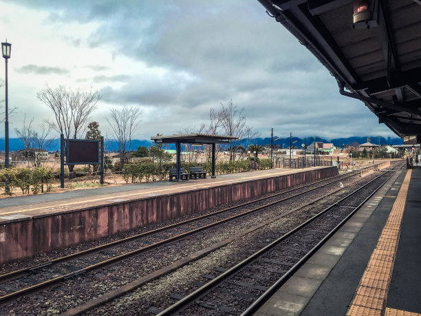 日本麻生的火车站图片下载