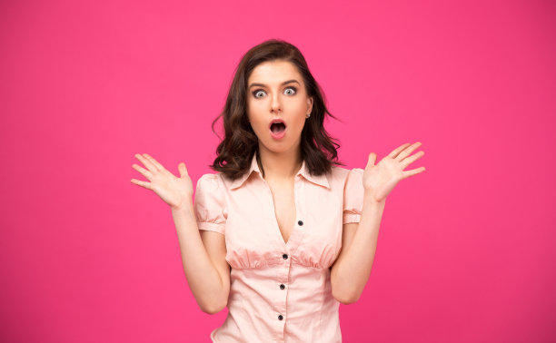 年轻女子的肖像图片下载