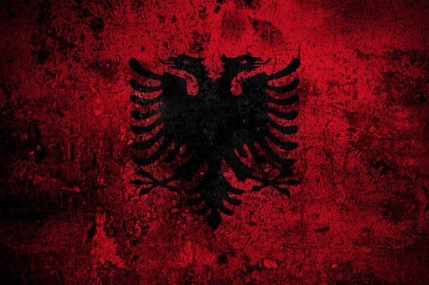 阿尔巴尼亚的垃圾旗，首都在地拉那图片下载