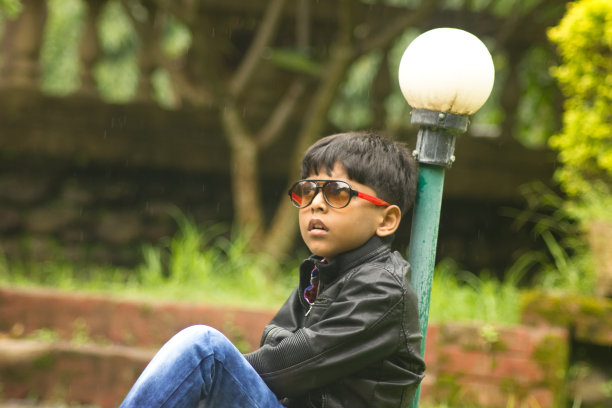 模型的可爱男孩图片下载