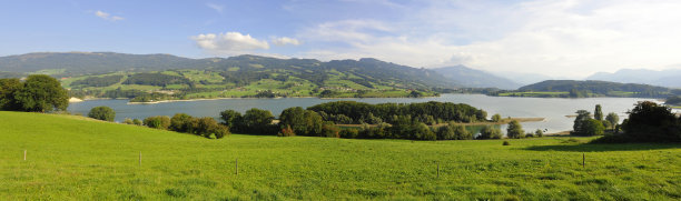 格鲁耶尔湖图片下载