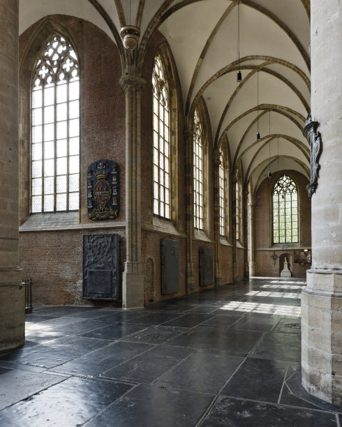 中世纪的教堂内部图片下载