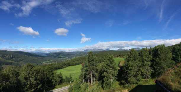 挪威夏日的风景画图片下载