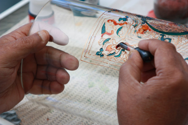 艺术家的手在工作图片下载