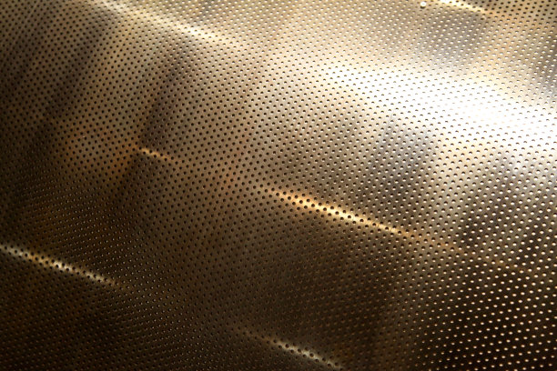 银色金属点图案，灰钢网眼，圆点，圆点，抵消未来技术背景，圆点，网眼，铁箔，合金，近距离，铝铬小黑洞，没有人抽象的彩色照片图片下载
