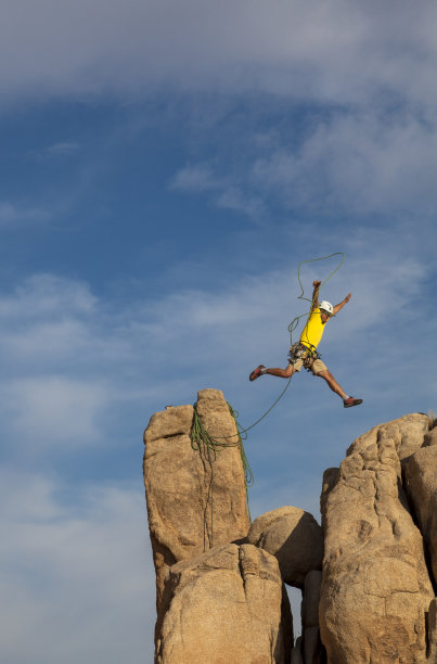 成功的攀登者。图片下载