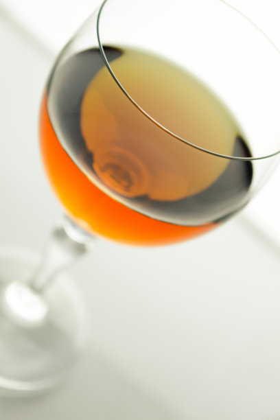 一杯酒图片下载