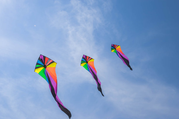 彩虹三角洲风筝孤立在白色与剪切路径图片下载