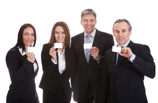 持有拜访卡的商务人士图片下载