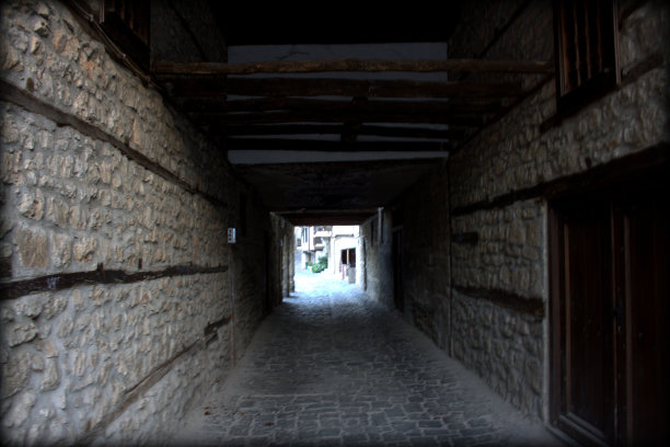 隧道尽头的光图片下载