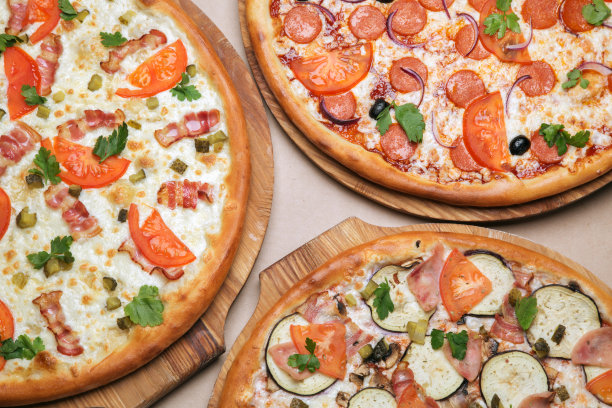 三个意大利披萨图片下载