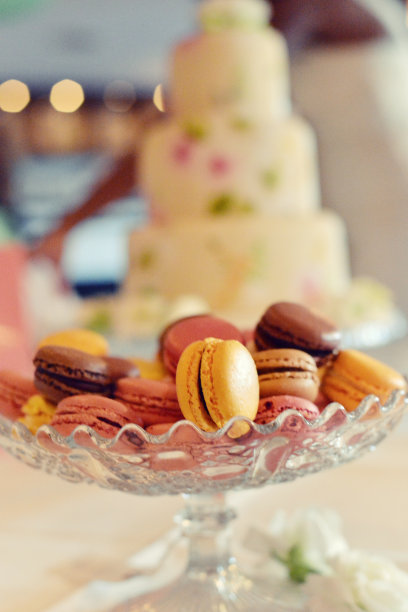 桌上甜点的特写镜头图片下载