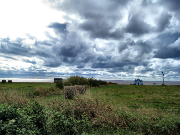 风暴越过海洋农场图片下载