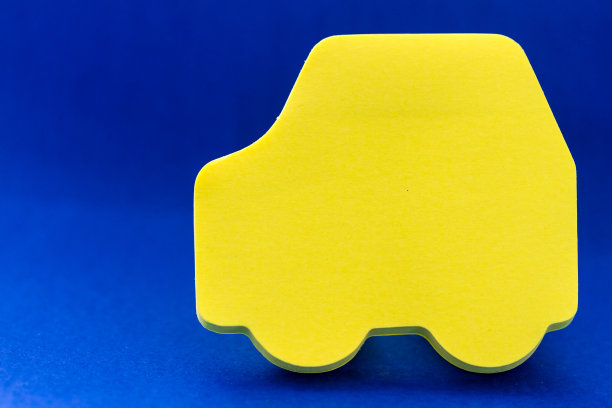 黄色纸车形状图片下载