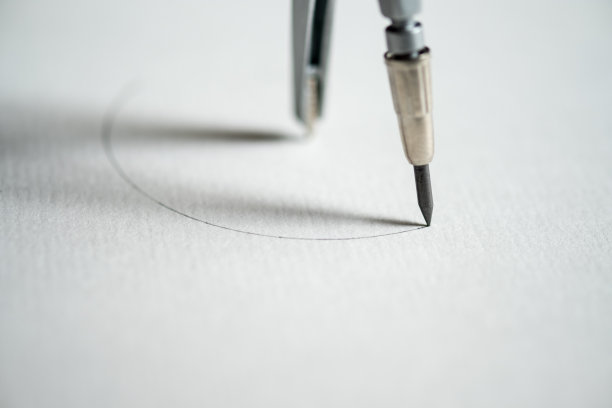 指南针在特写镜头。图片下载