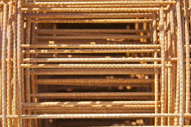 结构生锈，钢筋变形图片下载