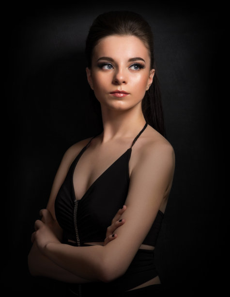 年轻女孩的肖像图片下载