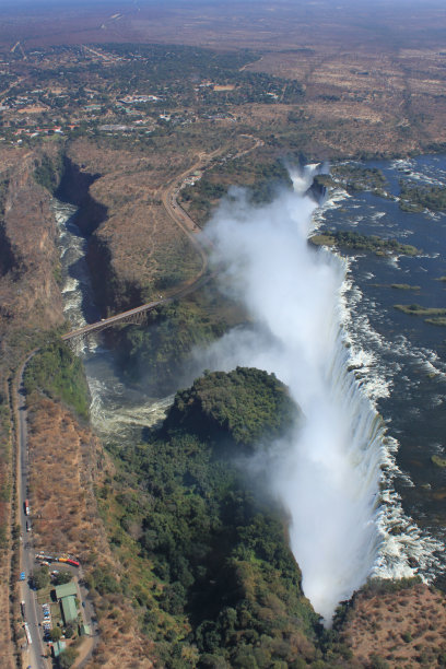 维多利亚从天而降图片下载