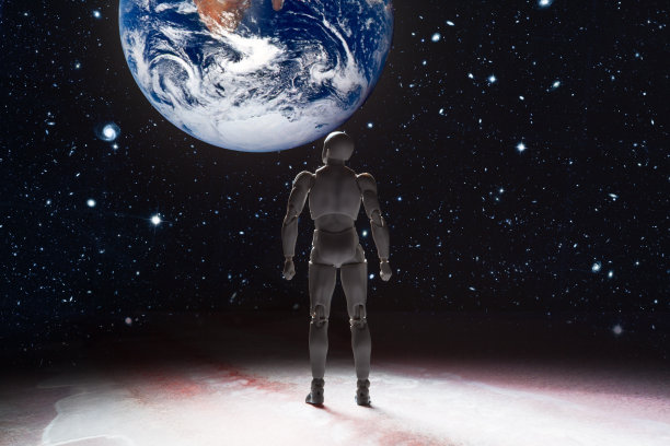 未来主义幻想概念景观-人站在沙漠上凝视地球和星星在黑暗的天空闪烁。这张照片的元素是由美国宇航局提供的图片下载