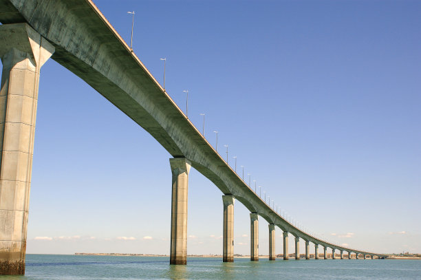 Île de Ré桥在水上素材图片